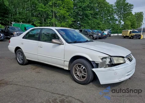 2001 Toyota Camry Ce z USA, uszkodzony, nr VIN 4T1BG22K81U810769